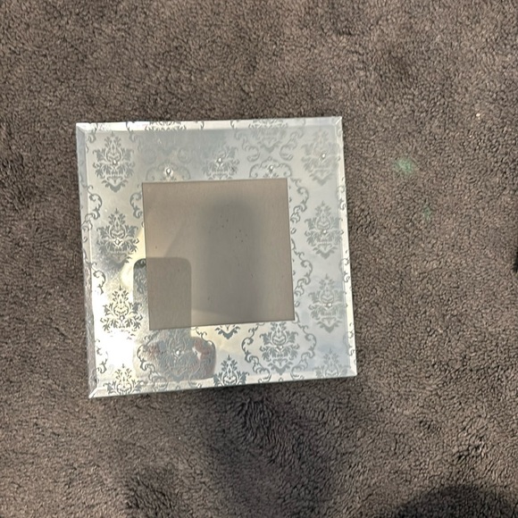 Photo frames 5 x 7 and 4 x 6 - Picture 2 of 4